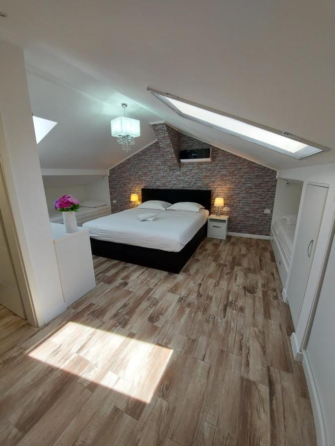 Kevin&Jessica Rooms Temesgyarmat Kültér fotó