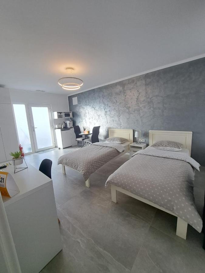 Kevin&Jessica Rooms Temesgyarmat Kültér fotó